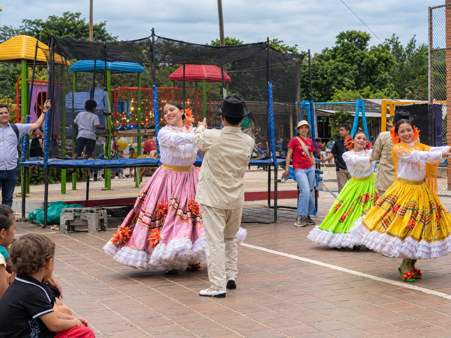 Actividades culturales y música tradicional Corpocreco